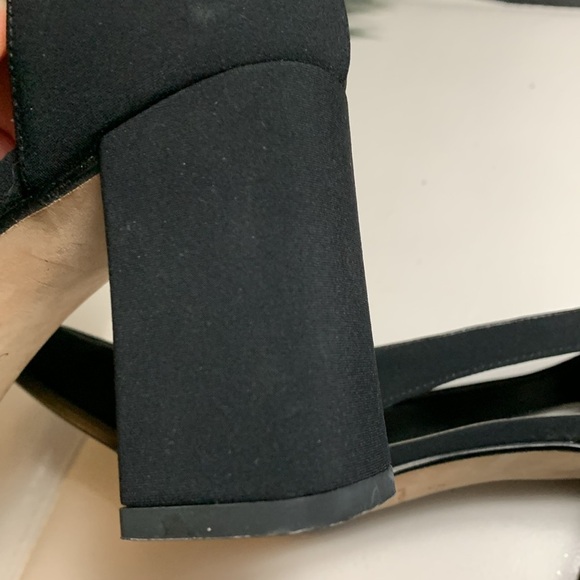 Expression Cut Out Mid Block heel Pumps - Picture 11 of 13